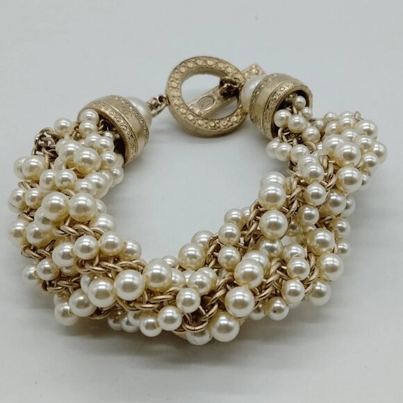 Chanel Bracelet Gold Whites A17 A 599-060225 - Picture 3 of 9